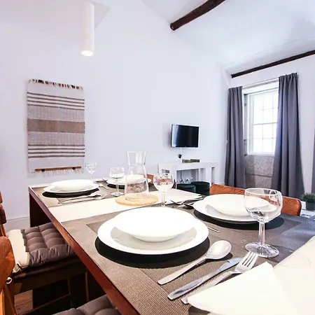 Calacatta Housing Porto
