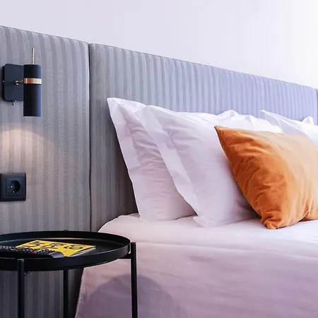 Calacatta Housing Porto